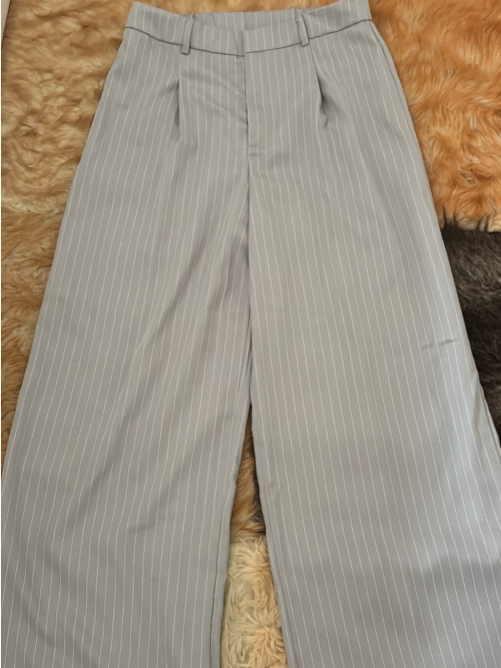 Men's Gray Pinstripe Wide-Leg Dress Pants